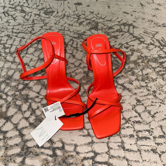 NWT Zara Heels - Picture 2 of 5